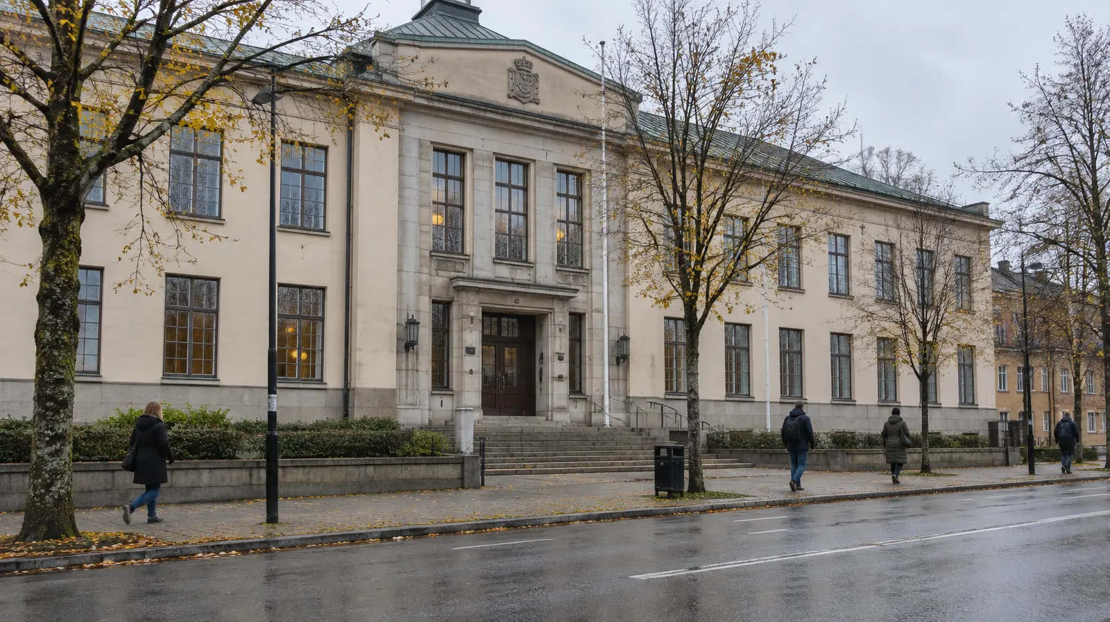Familjehemspappa döms till 6,5 års fängelse för våldtäkter mot 17-åring