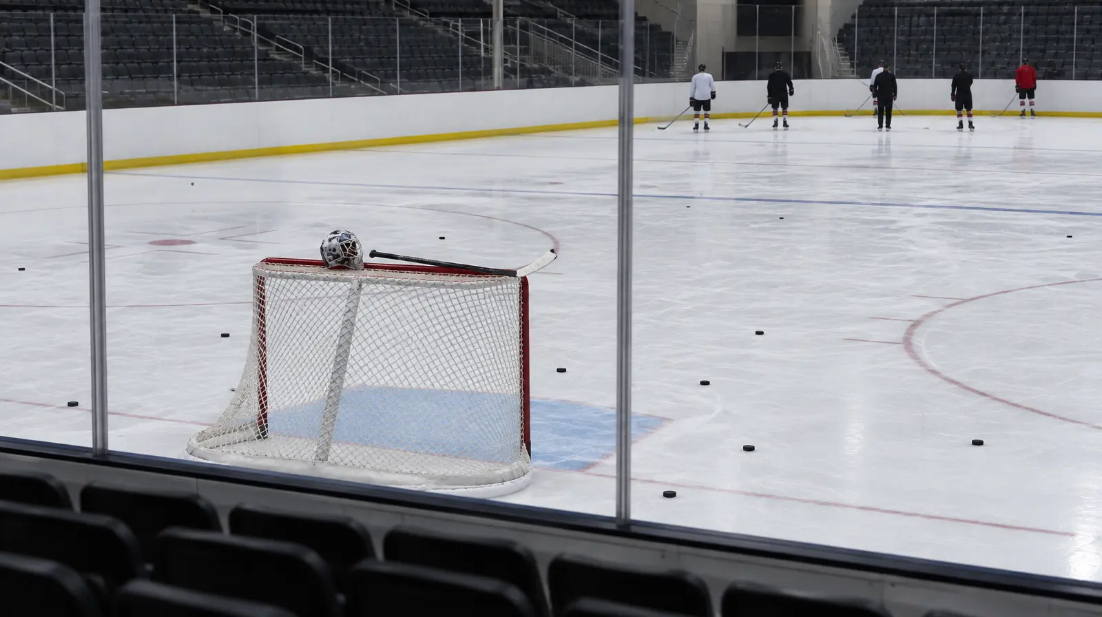Hellebuyck redo för Devils-debut efter trejden från Jets