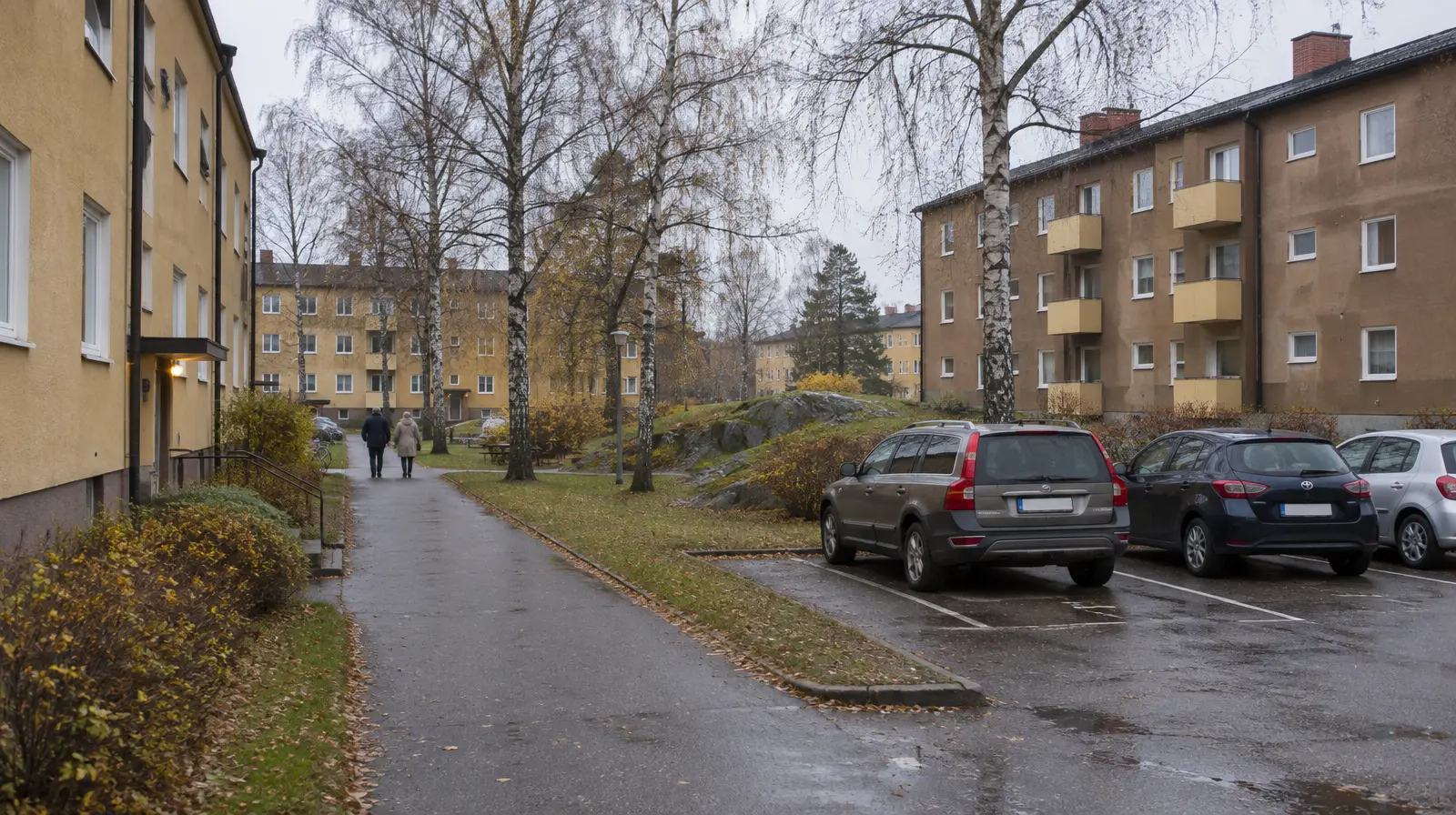 Man i 25-årsåldern skjuten till döds i bil i Bagarmossen