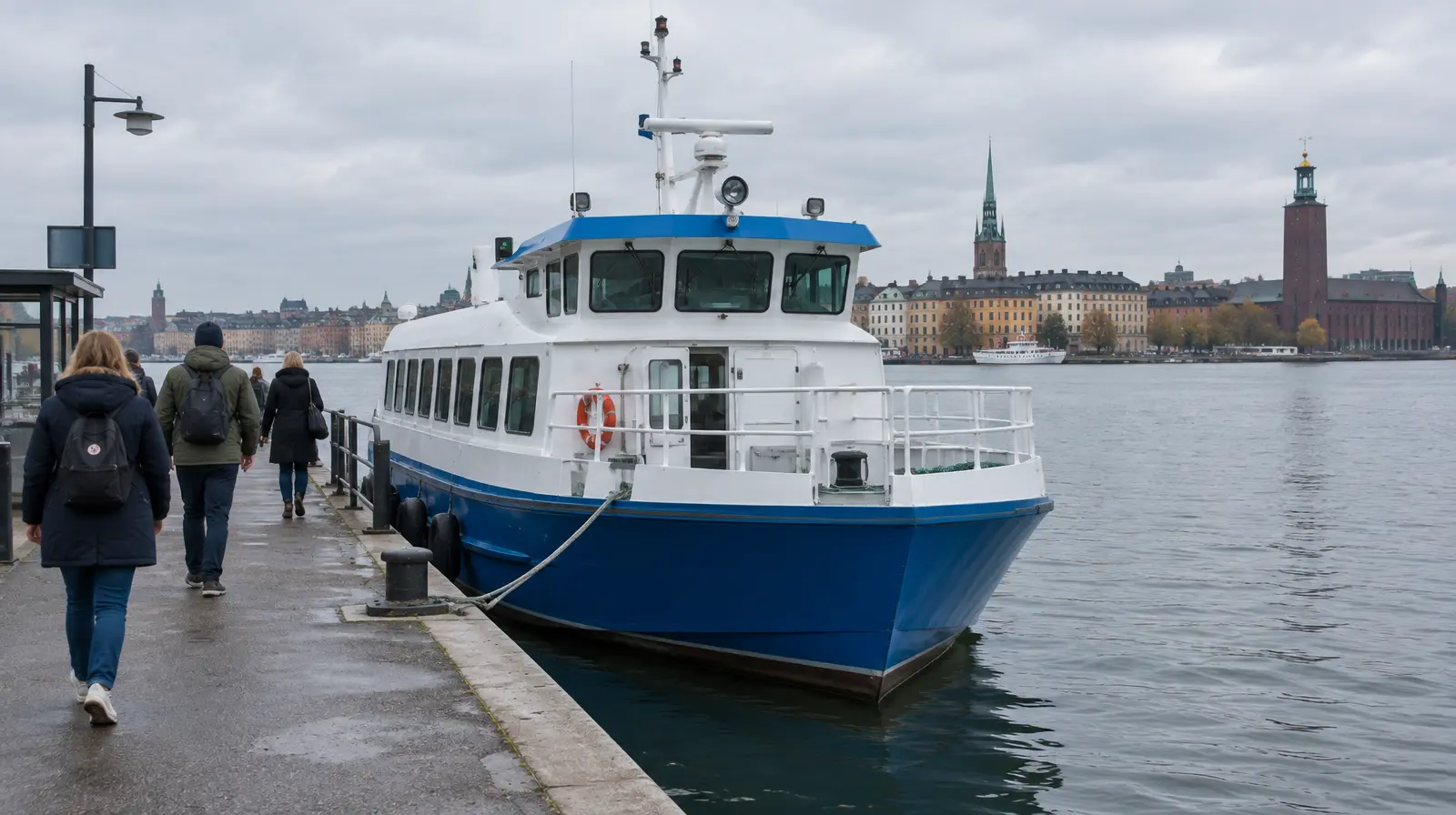 SL-färja fortsatte köra trots läcka av brandfarlig olja